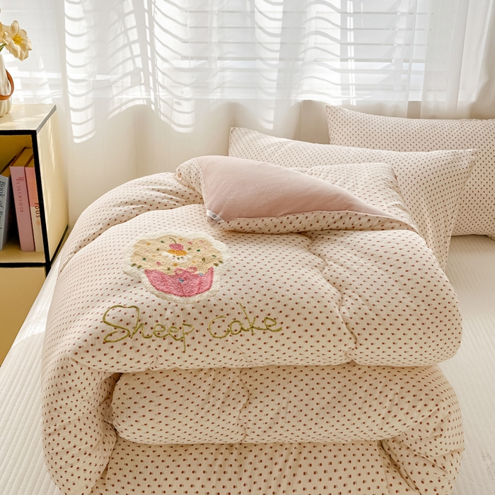 91家纺网 家纺一手货源 找家纺 老帅的工厂店 2025新款云感双层纱毛巾绣懒人被被子被芯 甜品屋