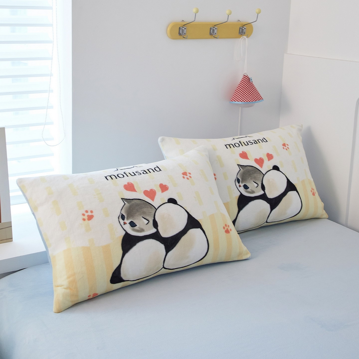 91家纺网 家纺一手货源 找家纺 蘭菲家纺 2025新款高克重牛奶绒正版鲨鱼猫系列单品枕套 珊迪熊-猫福