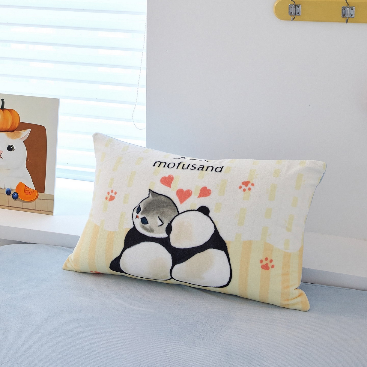 91家纺网 家纺一手货源 找家纺 蘭菲家纺 2025新款高克重牛奶绒正版鲨鱼猫系列单品枕套 珊迪熊-猫福