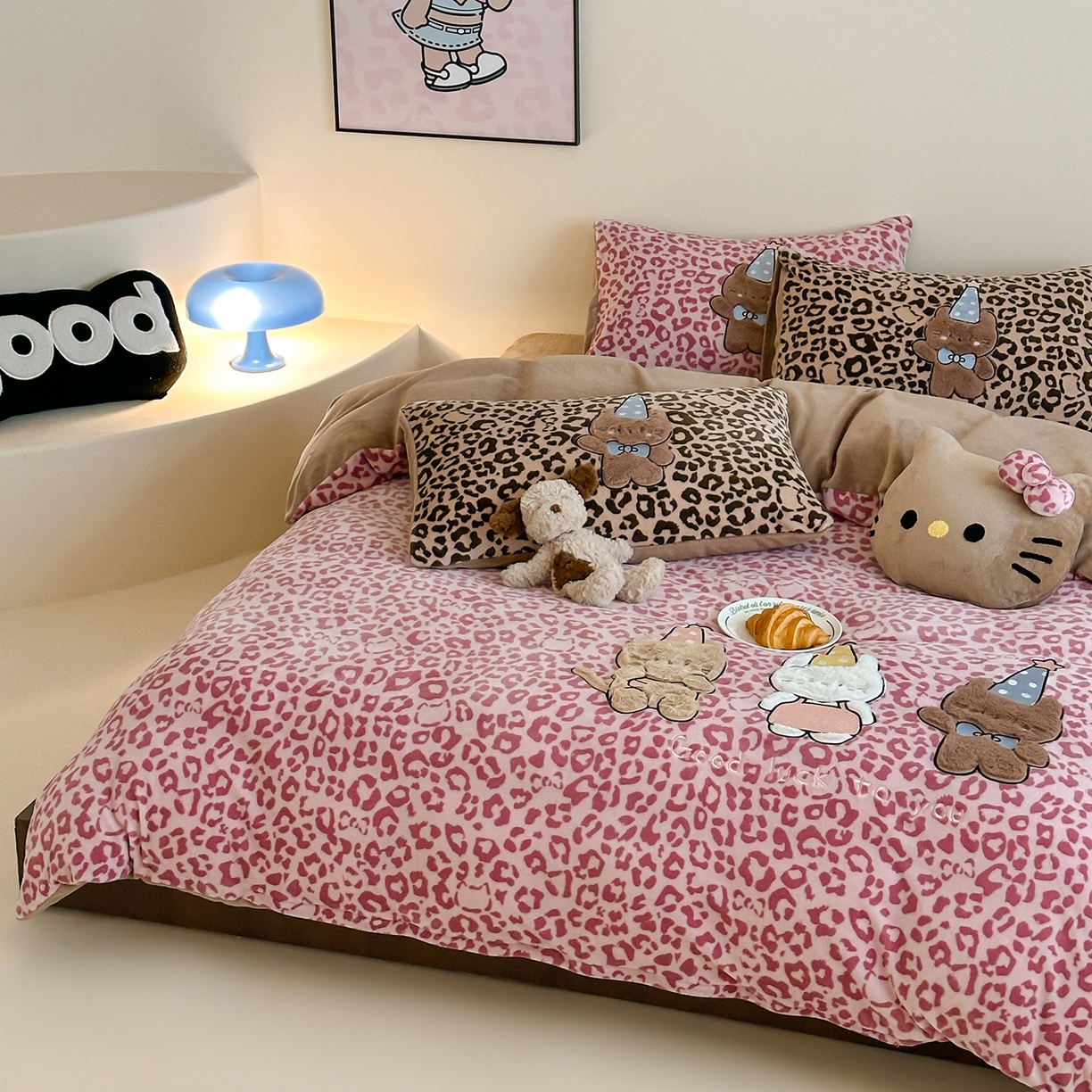 91家纺网 家纺一手货源 找家纺 （总）桃子家居 2025新款A类ins秋冬限定款豹纹黑白皮猫咪兔毛贴布绣工艺刺绣混搭加厚牛奶绒系列四件套