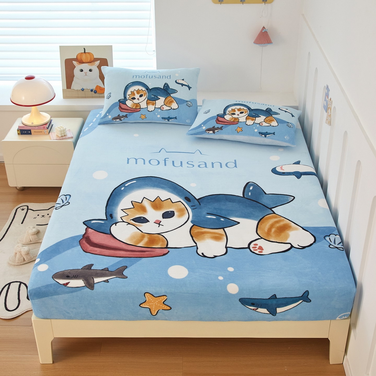 91家纺网 家纺一手货源 找家纺 （总）蘭菲家纺 2025新款高克重牛奶绒正版鲨鱼猫系列单品床笠