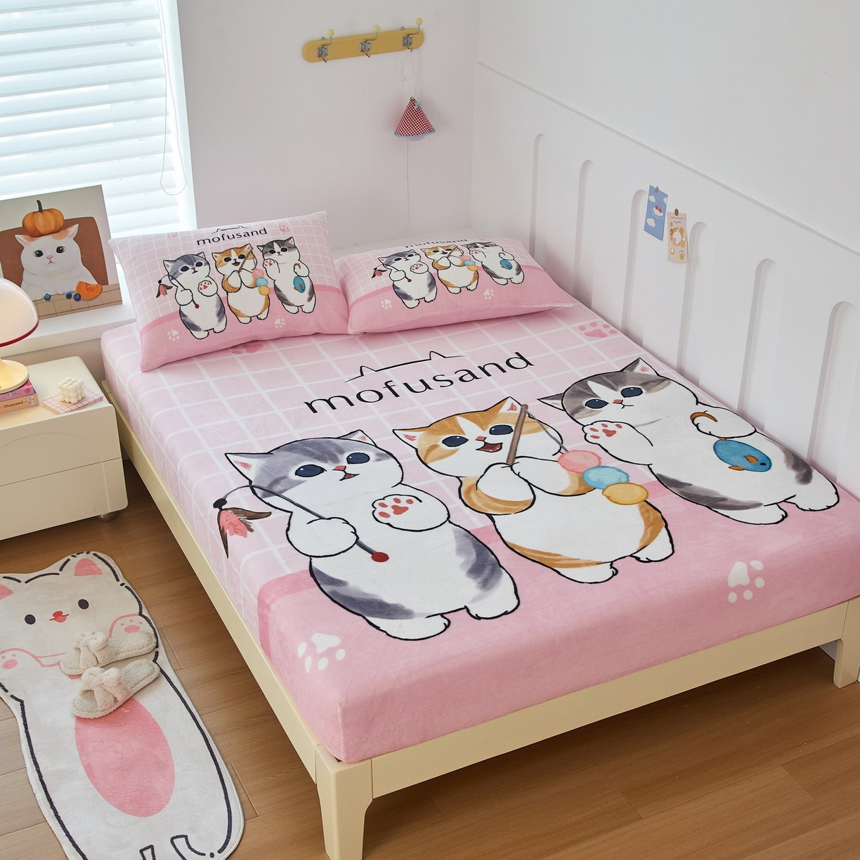 91家纺网 家纺一手货源 找家纺 蘭菲家纺 2025新款高克重牛奶绒正版鲨鱼猫系列单品床笠 珊迪闲逛-猫福