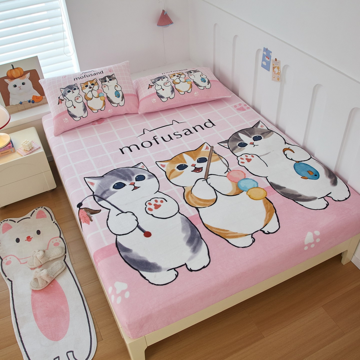 91家纺网 家纺一手货源 找家纺 蘭菲家纺 2025新款高克重牛奶绒正版鲨鱼猫系列单品床笠 珊迪闲逛-猫福