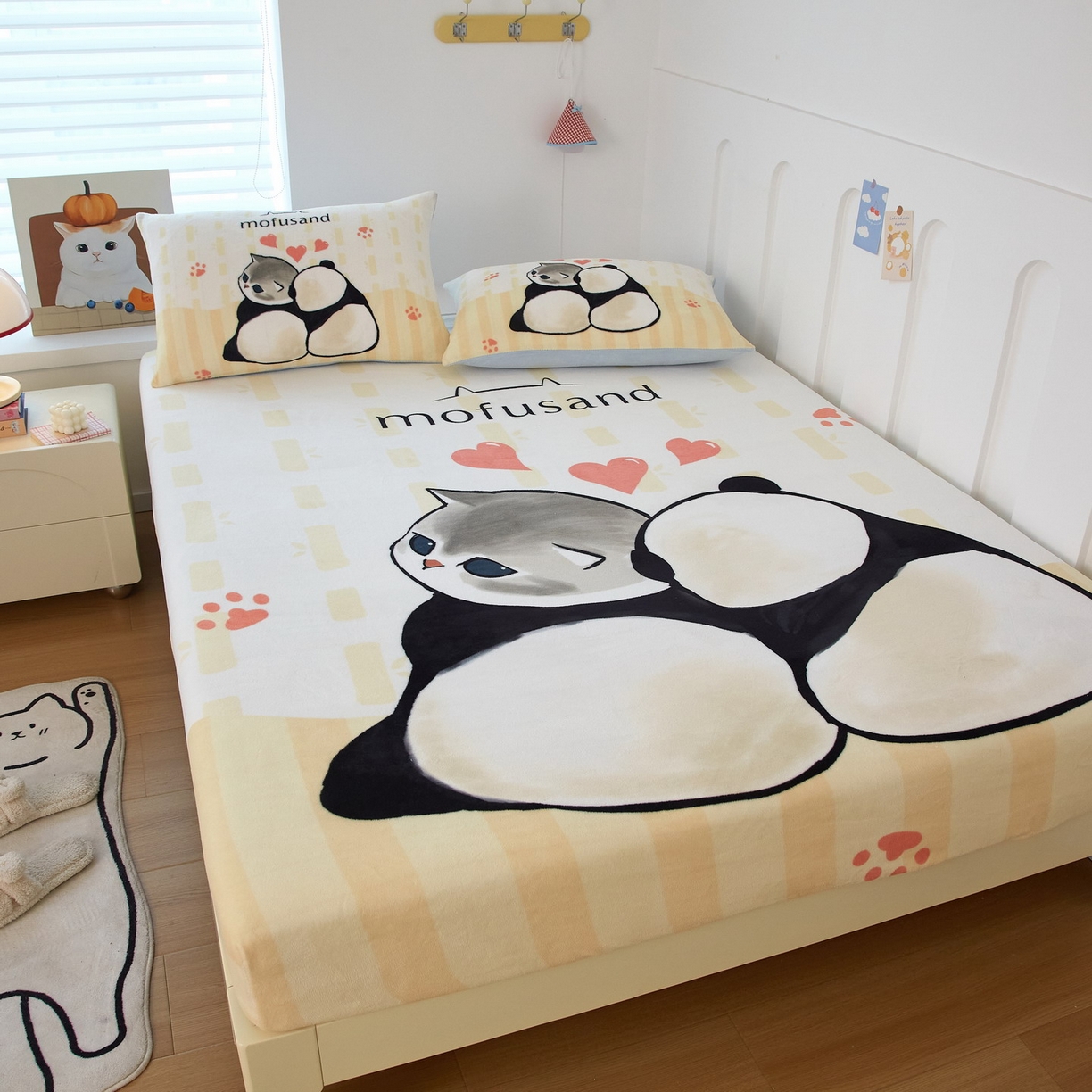 91家纺网 家纺一手货源 找家纺 蘭菲家纺 2025新款高克重牛奶绒正版鲨鱼猫系列单品床笠 珊迪熊-猫福