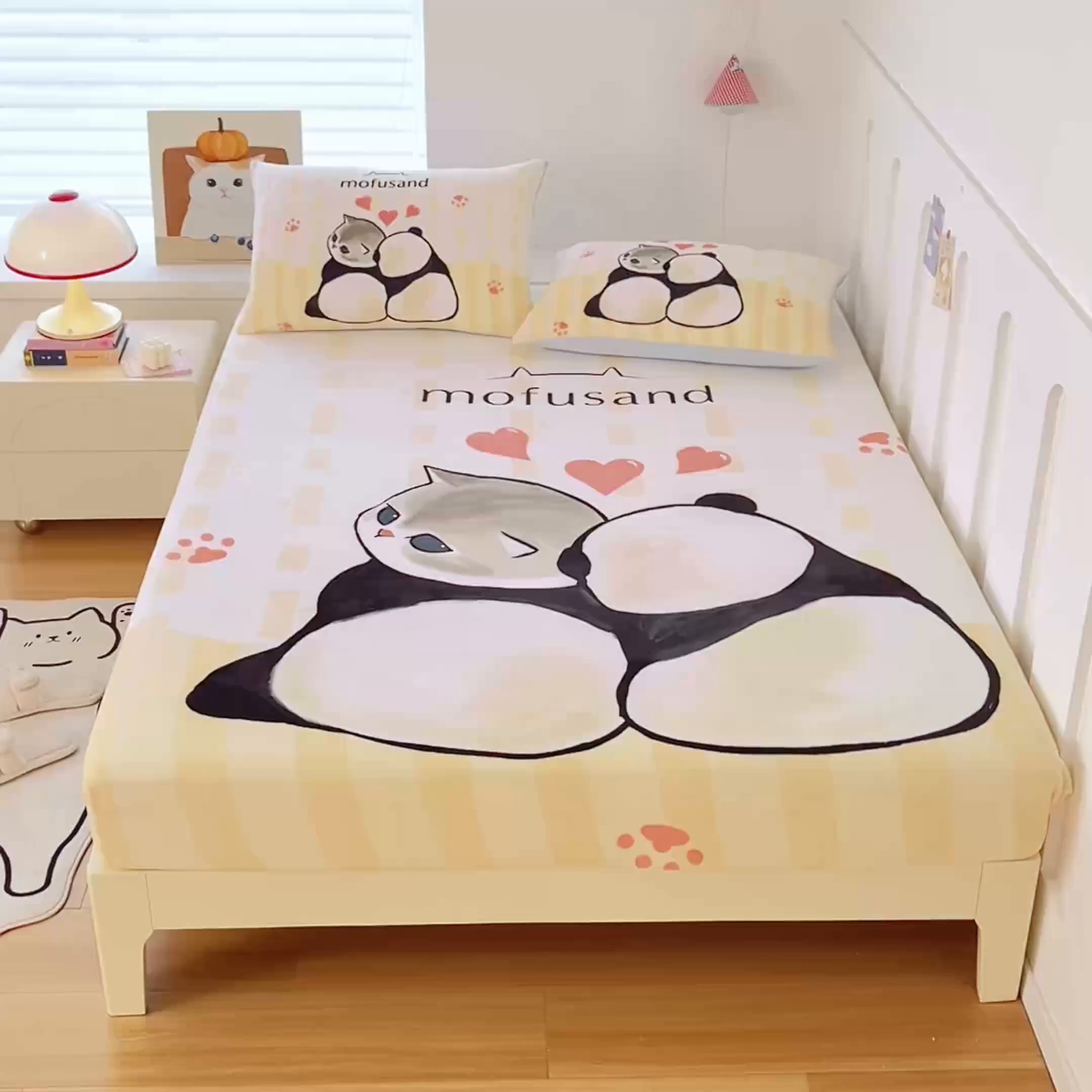 91家纺网 家纺一手货源 找家纺 蘭菲家纺 2025新款高克重牛奶绒正版鲨鱼猫系列单品床笠 珊迪熊-猫福