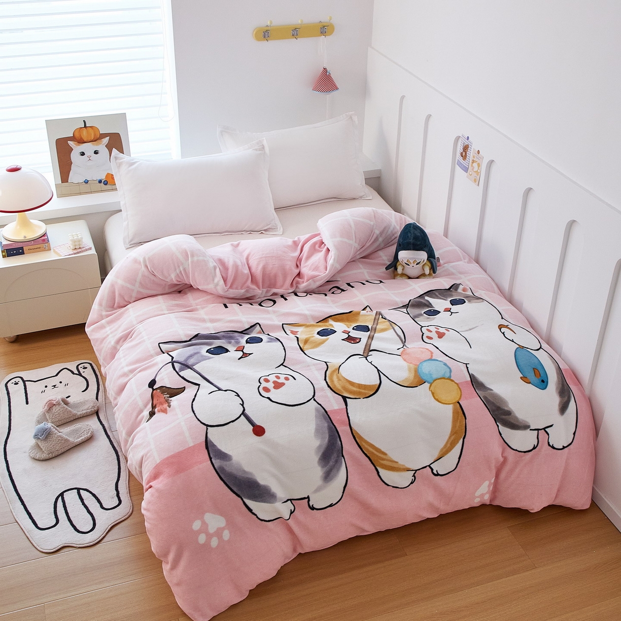 91家纺网 家纺一手货源 找家纺 蘭菲家纺 2025新款高克重牛奶绒正版鲨鱼猫系列单品被套 珊迪闲逛-猫福