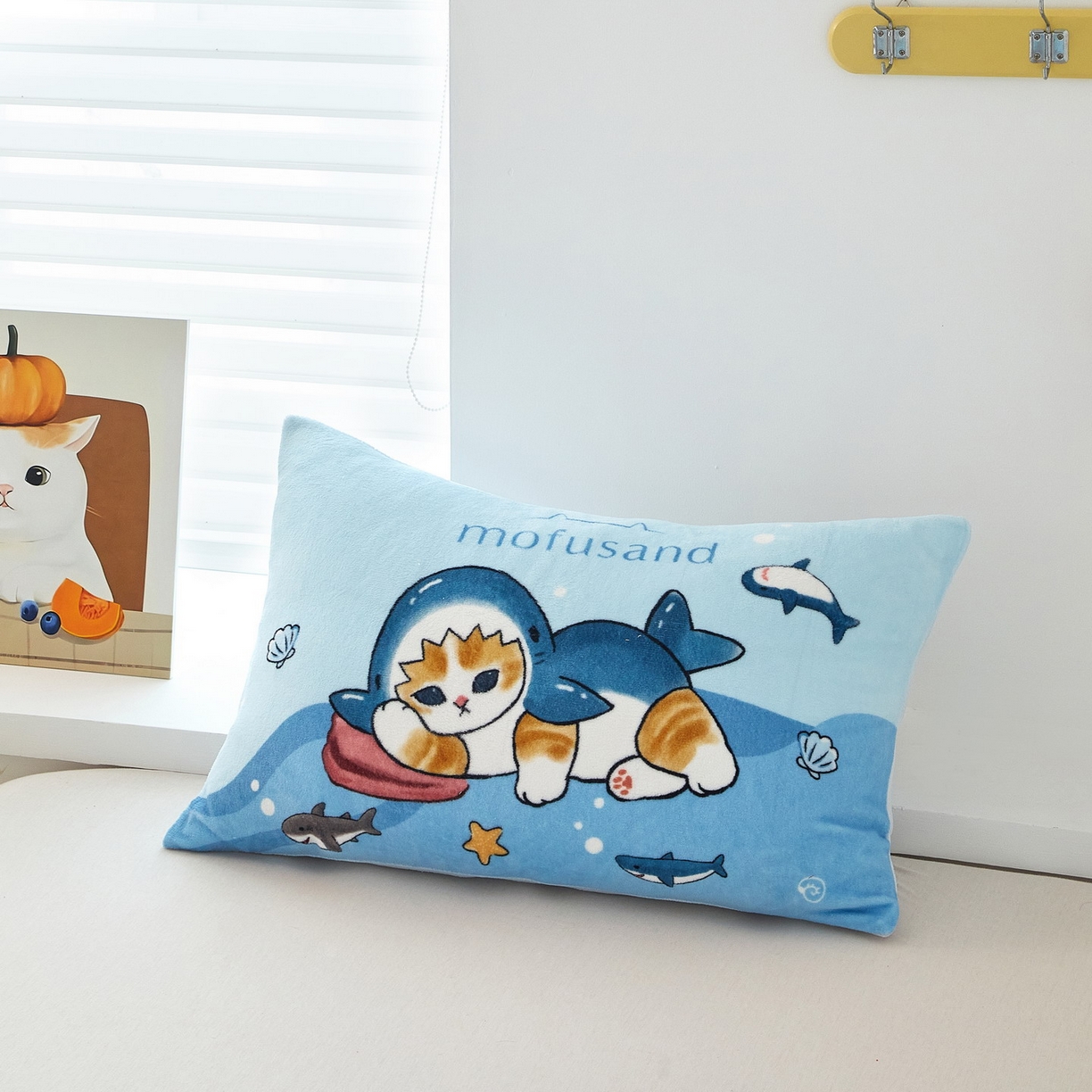 91家纺网 家纺一手货源 找家纺 蘭菲家纺 2025新款高克重牛奶绒正版鲨鱼猫系列四件套 珊迪沙滩季-猫福