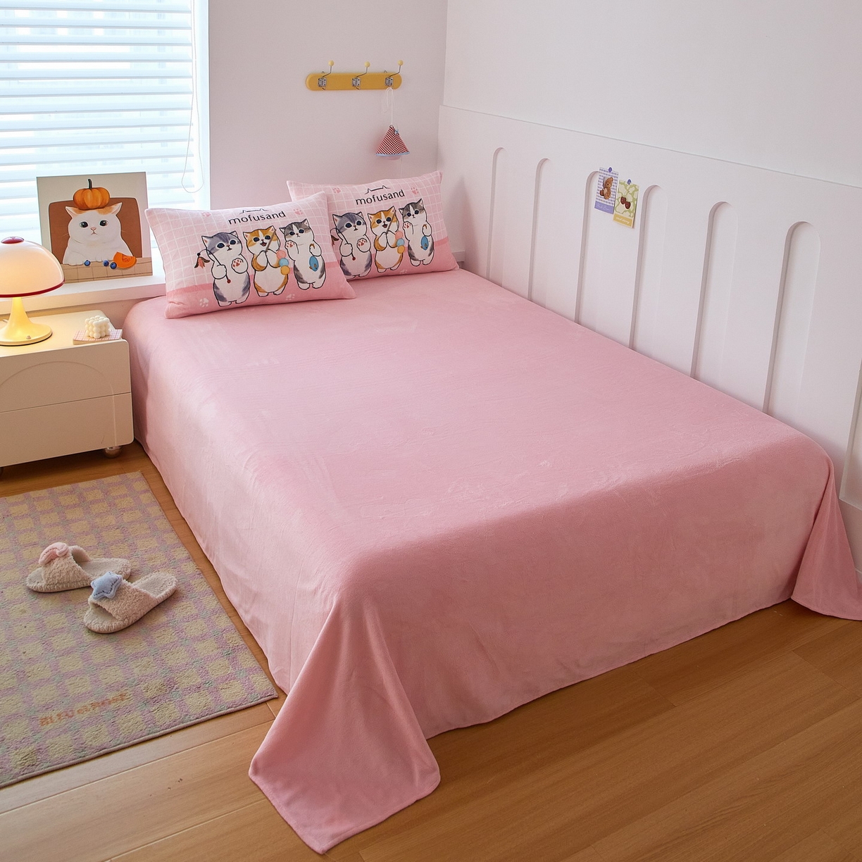 91家纺网 家纺一手货源 找家纺 蘭菲家纺 2025新款高克重牛奶绒正版鲨鱼猫系列四件套 珊迪闲逛-猫福