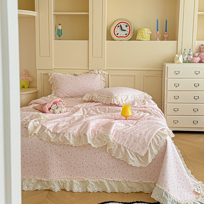 91家纺网 家纺一手货源 找家纺 源舜家纺 2025新款全棉双层纱床盖三件套四件套 樱桃奶盖-粉