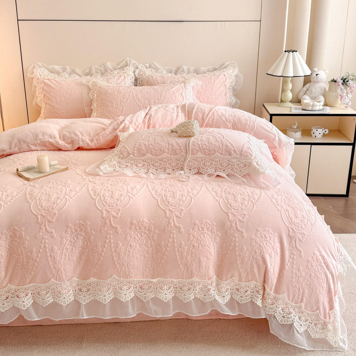 91家纺网 家纺一手货源 找家纺 （总）孟鑫家纺 2025新款全消光雕花绒牛奶绒床盖床单四件套韩版法式床上用品-幸运花束