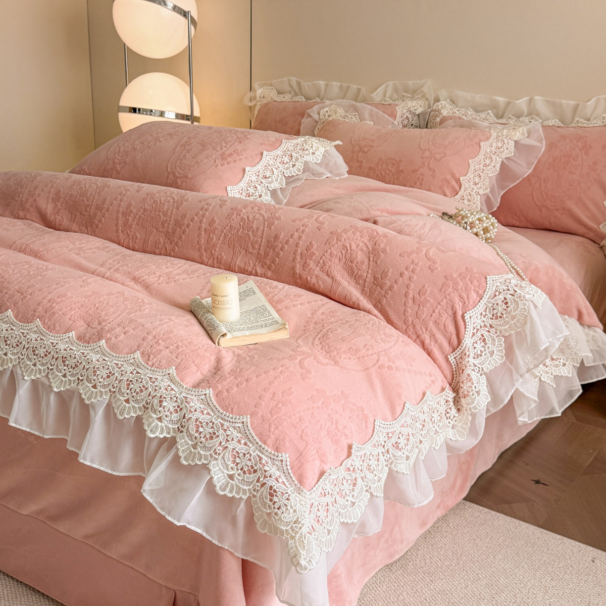 91家纺网 家纺一手货源 找家纺 （总）孟鑫家纺 2025新款全消光雕花绒牛奶绒床盖床单四件套韩版法式床上用品-幸运花束