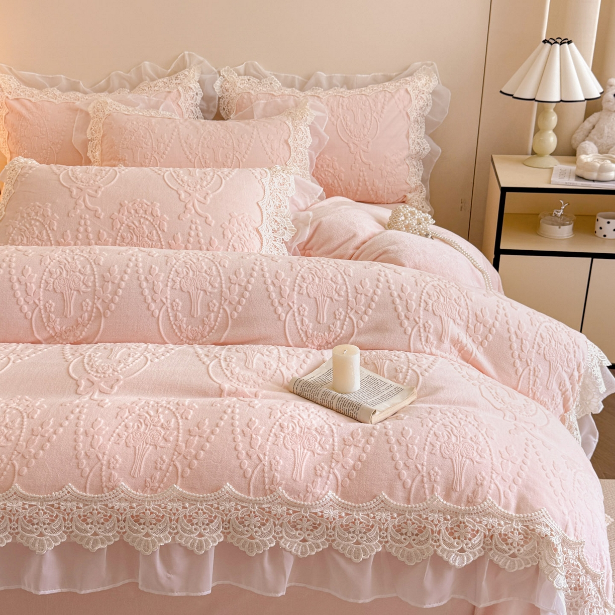 91家纺网 家纺一手货源 找家纺 （总）孟鑫家纺 2025新款全消光雕花绒牛奶绒床盖床单四件套韩版法式床上用品-幸运花束