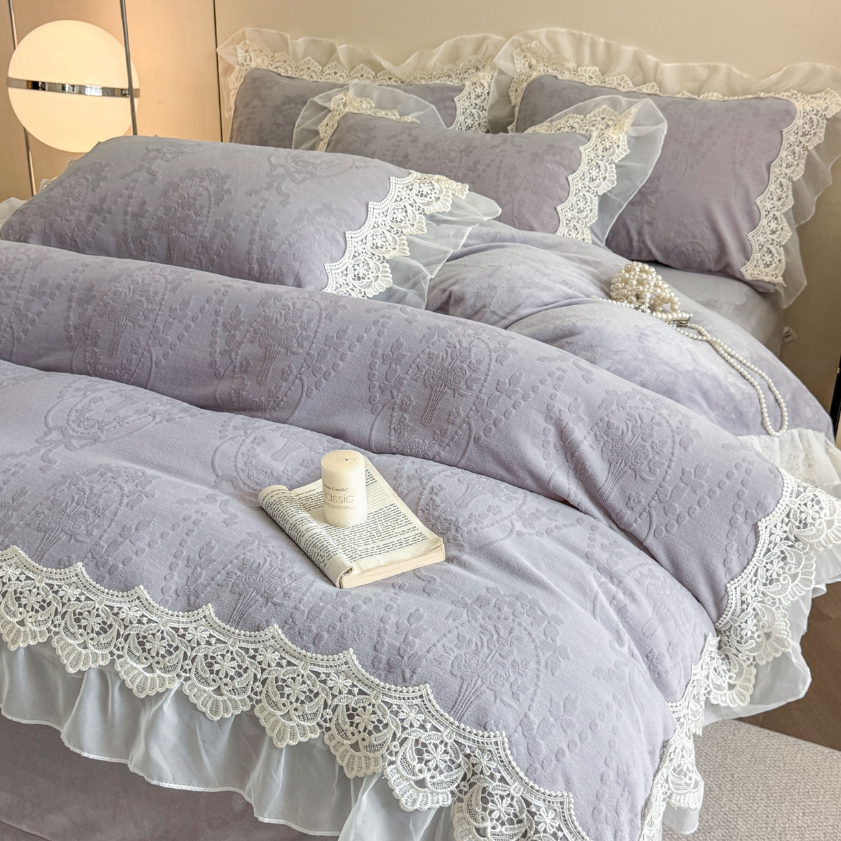 91家纺网 家纺一手货源 找家纺 孟鑫家纺 2025新款全消光雕花绒牛奶绒床盖床单四件套韩版法式床上用品-幸运花束 幸运花束-灰紫