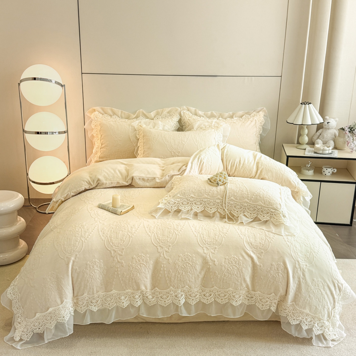 91家纺网 家纺一手货源 找家纺 孟鑫家纺 2025新款全消光雕花绒牛奶绒床盖床单四件套韩版法式床上用品-幸运花束 幸运花束-奶昔白