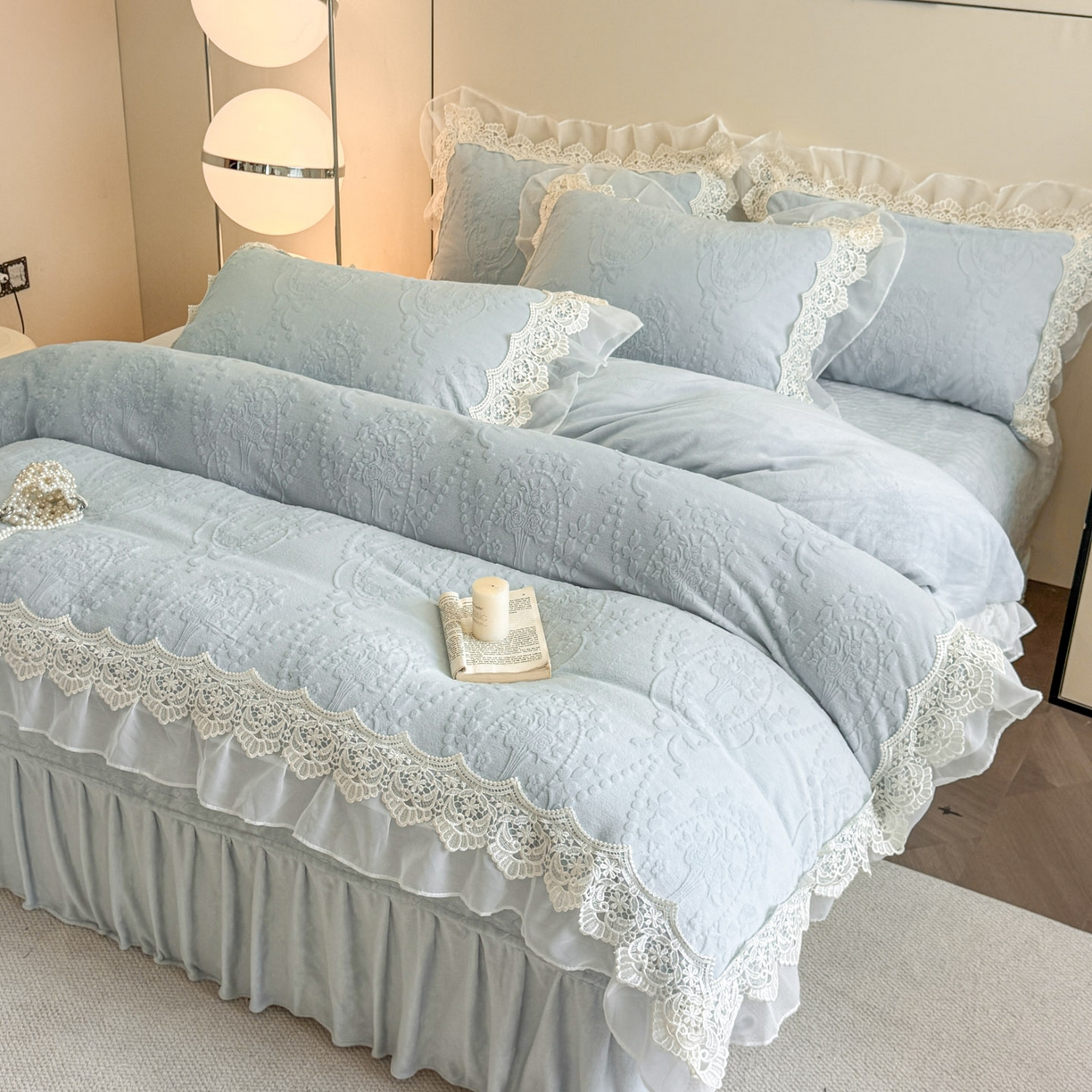 91家纺网 家纺一手货源 找家纺 孟鑫家纺 2025新款全消光雕花绒牛奶绒床盖床单四件套韩版法式床上用品-幸运花束 幸运花束-天空兰