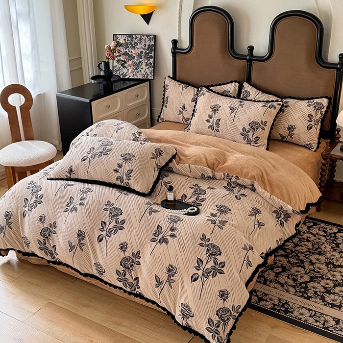 91家纺网 家纺一手货源 找家纺 菲儿家纺 2025新款加厚保暖烂花法式牛奶绒四件套 壹枝玫瑰