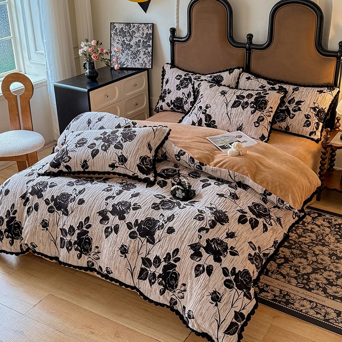 91家纺网 家纺一手货源 找家纺 菲儿家纺 2025新款加厚保暖烂花法式牛奶绒四件套 夜半花香