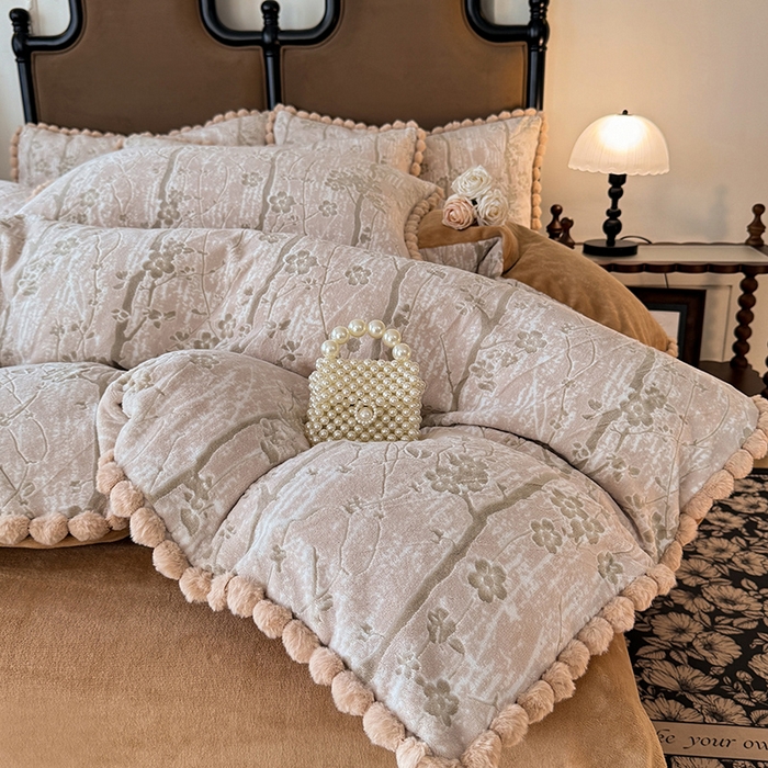 91家纺网 家纺一手货源 找家纺 菲儿家纺 2025新款加厚保暖烂花法式牛奶绒四件套 枫丹白露