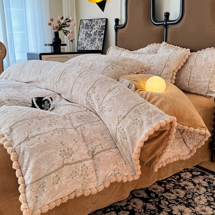 91家纺网 家纺一手货源 找家纺 菲儿家纺 2025新款加厚保暖烂花法式牛奶绒四件套 枫丹白露