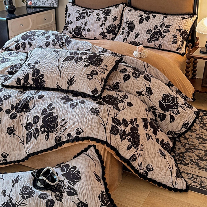 91家纺网 家纺一手货源 找家纺 菲儿家纺 2025新款加厚保暖烂花法式牛奶绒四件套 夜半花香