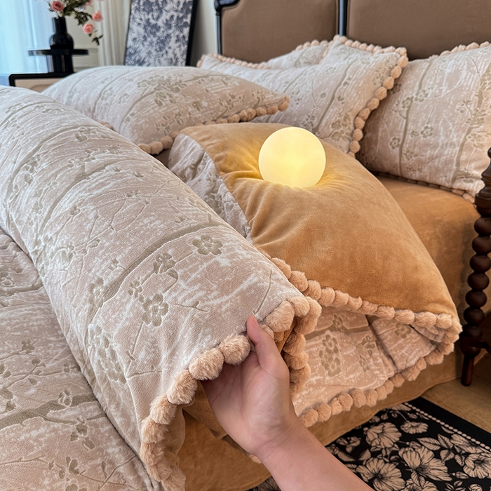 91家纺网 家纺一手货源 找家纺 菲儿家纺 2025新款加厚保暖烂花法式牛奶绒四件套 枫丹白露