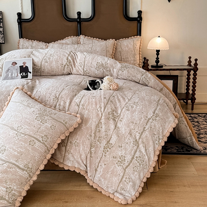 91家纺网 家纺一手货源 找家纺 菲儿家纺 2025新款加厚保暖烂花法式牛奶绒四件套 枫丹白露