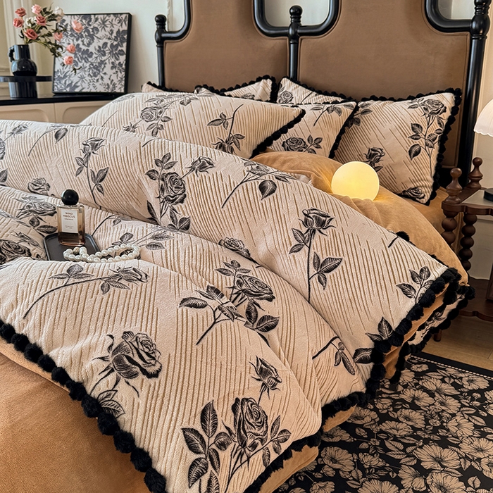 91家纺网 家纺一手货源 找家纺 菲儿家纺 2025新款加厚保暖烂花法式牛奶绒四件套 壹枝玫瑰