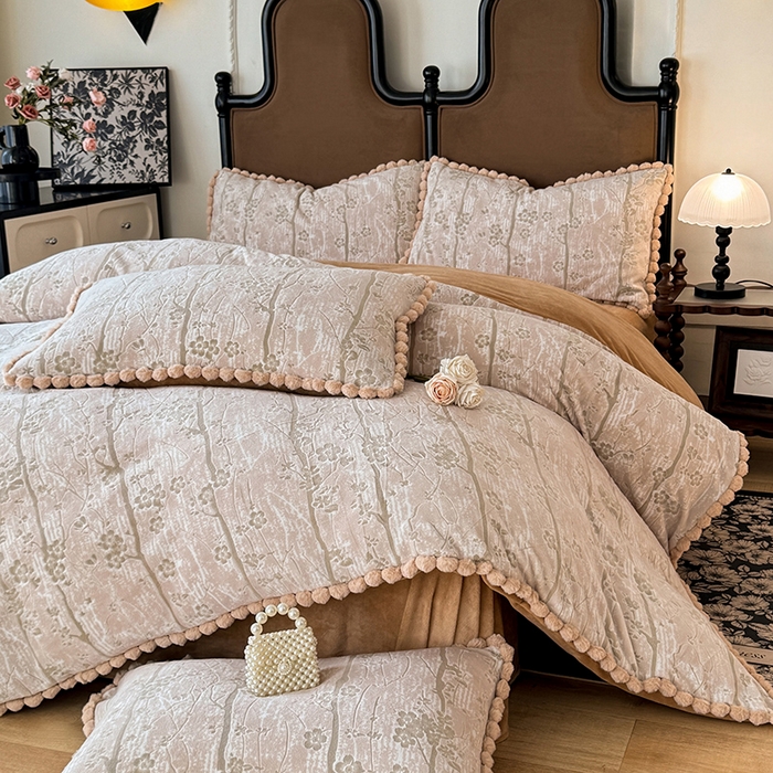 91家纺网 家纺一手货源 找家纺 菲儿家纺 2025新款加厚保暖烂花法式牛奶绒四件套 枫丹白露