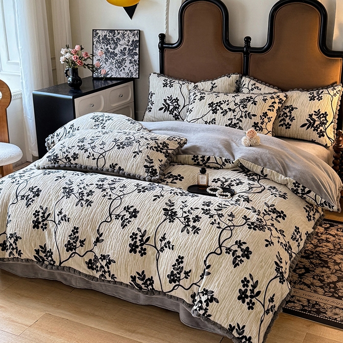 91家纺网 家纺一手货源 找家纺 菲儿家纺 2025新款加厚保暖烂花法式牛奶绒四件套 叶语悠然