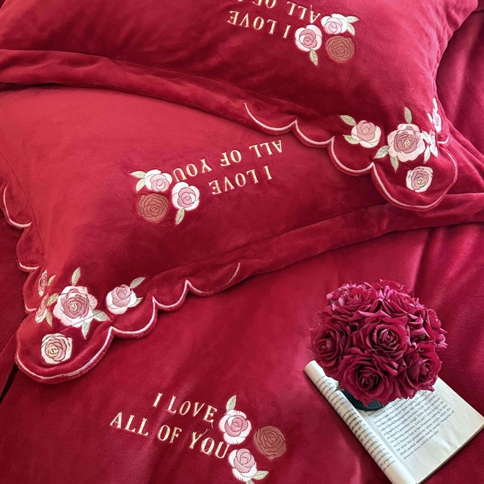 91家纺网 家纺一手货源 找家纺 （总）江涞 2025新款高克重牛奶绒刺绣四件套-花月