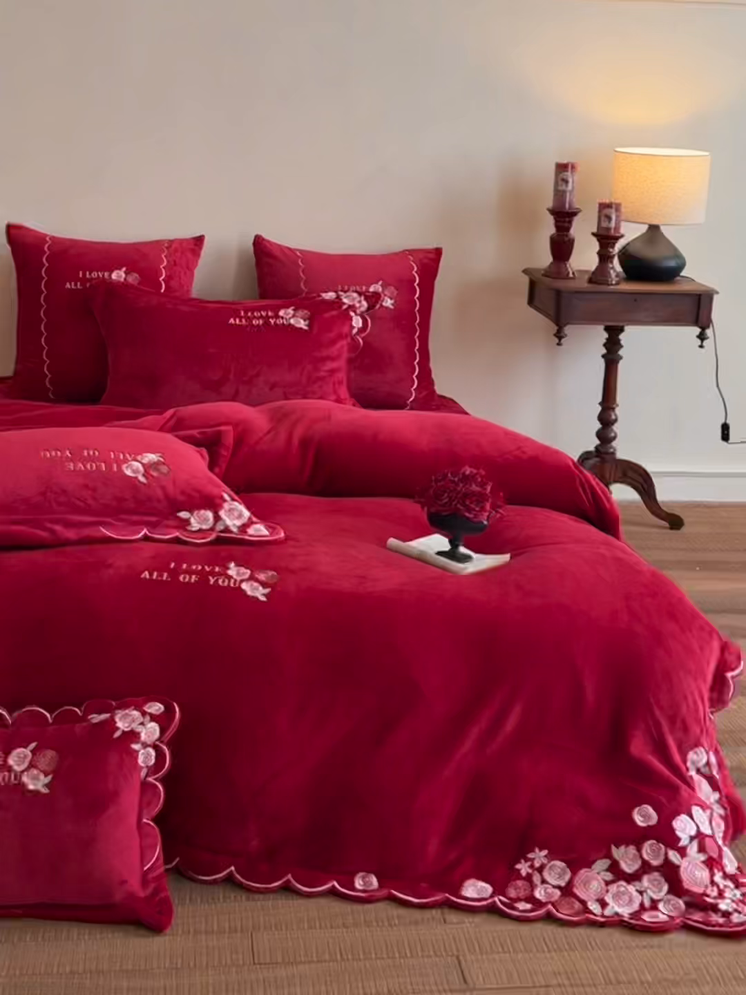 91家纺网 家纺一手货源 找家纺 （总）江涞 2025新款高克重牛奶绒刺绣四件套-花月