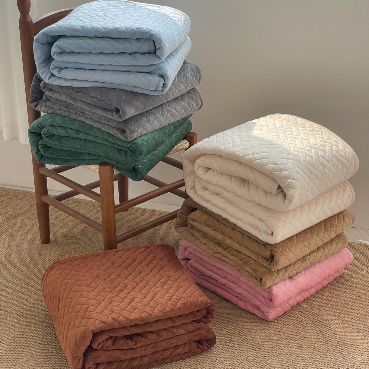 91家纺网 家纺一手货源 找家纺 橙子家居 2025秋冬新款高克重水晶绒保暖床盖棉加绒床盖床盖单件床盖单品单床盖 组合图仅供展示不可下单