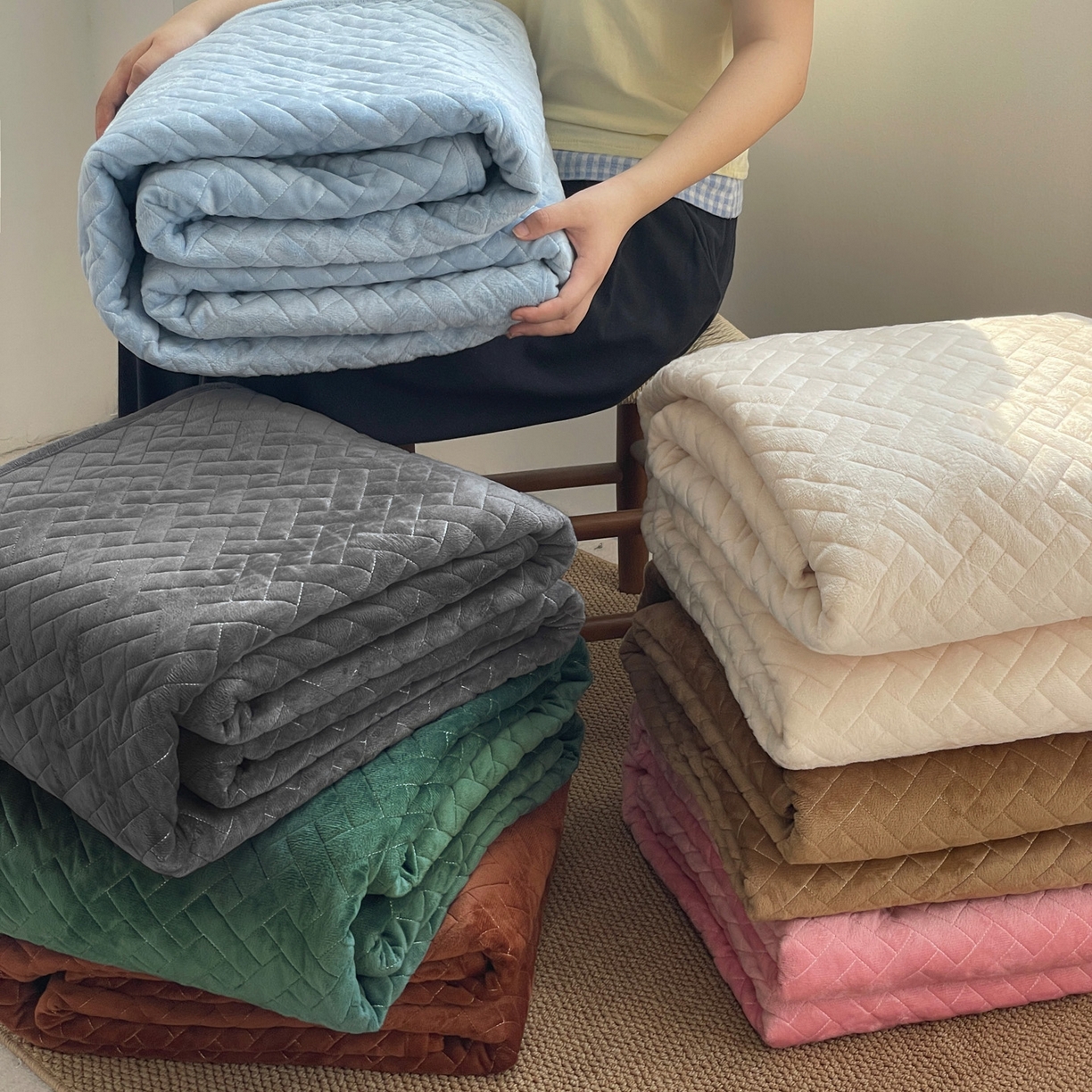 91家纺网 家纺一手货源 找家纺 （总）橙子家居 2025秋冬新款高克重水晶绒保暖床盖棉加绒床盖床盖单件床盖单品单床盖