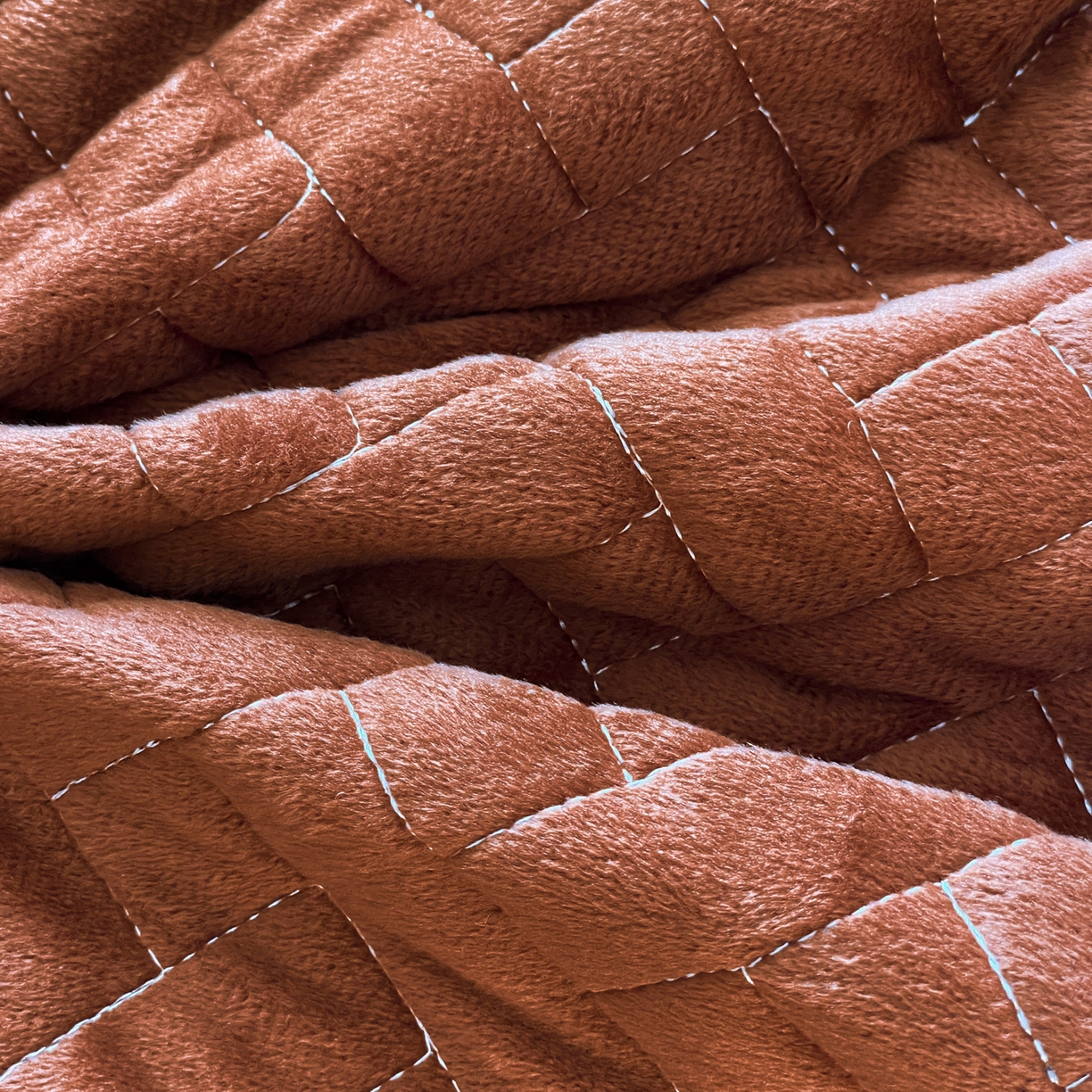 91家纺网 家纺一手货源 找家纺 橙子家居 2025秋冬新款高克重水晶绒保暖床盖棉加绒床盖床盖单件床盖单品单床盖 人字纹-深咖