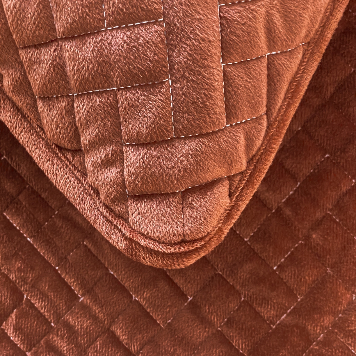 91家纺网 家纺一手货源 找家纺 橙子家居 2025秋冬新款高克重水晶绒保暖床盖棉加绒床盖床盖单件床盖单品单床盖 人字纹-深咖