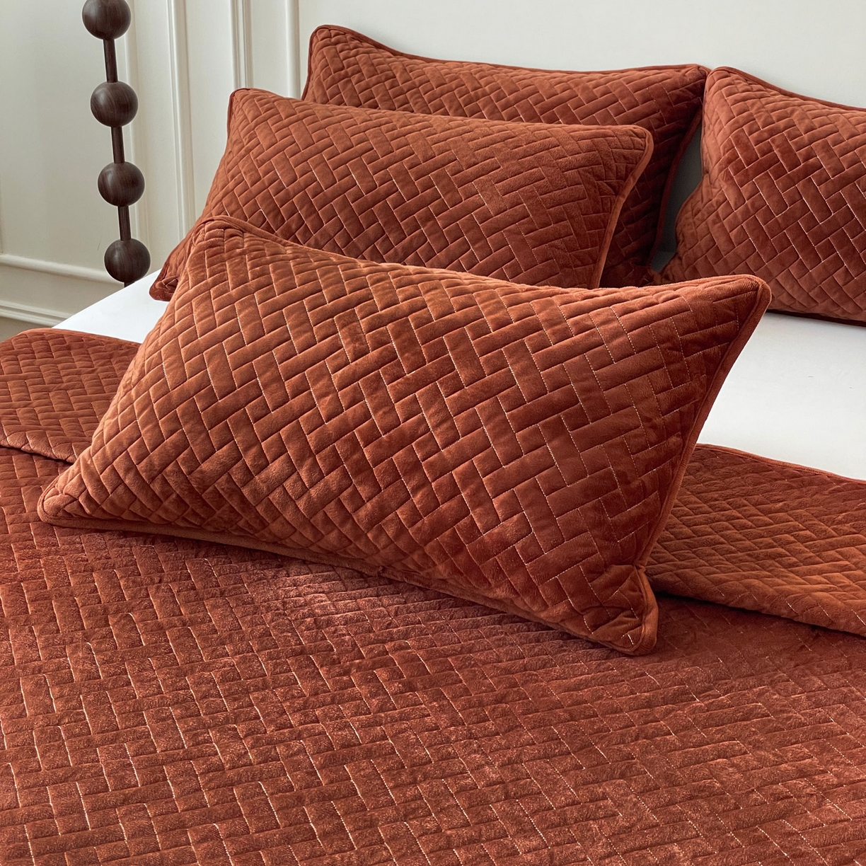 91家纺网 家纺一手货源 找家纺 橙子家居 2025秋冬新款高克重水晶绒保暖床盖棉加绒床盖床盖单件床盖单品单床盖 人字纹-深咖