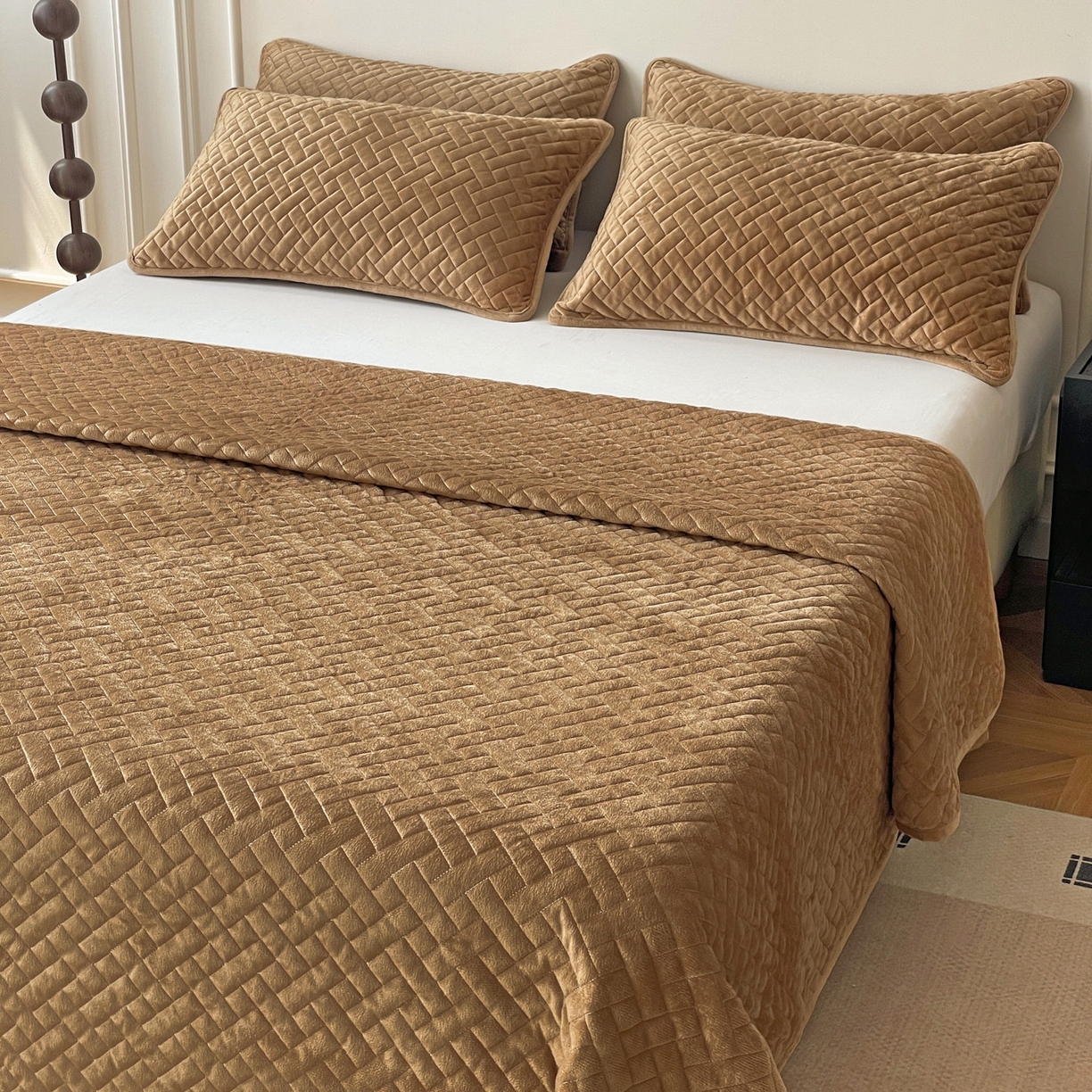 91家纺网 家纺一手货源 找家纺 橙子家居 2025秋冬新款高克重水晶绒保暖床盖棉加绒床盖床盖单件床盖单品单床盖 人字纹-浅驼