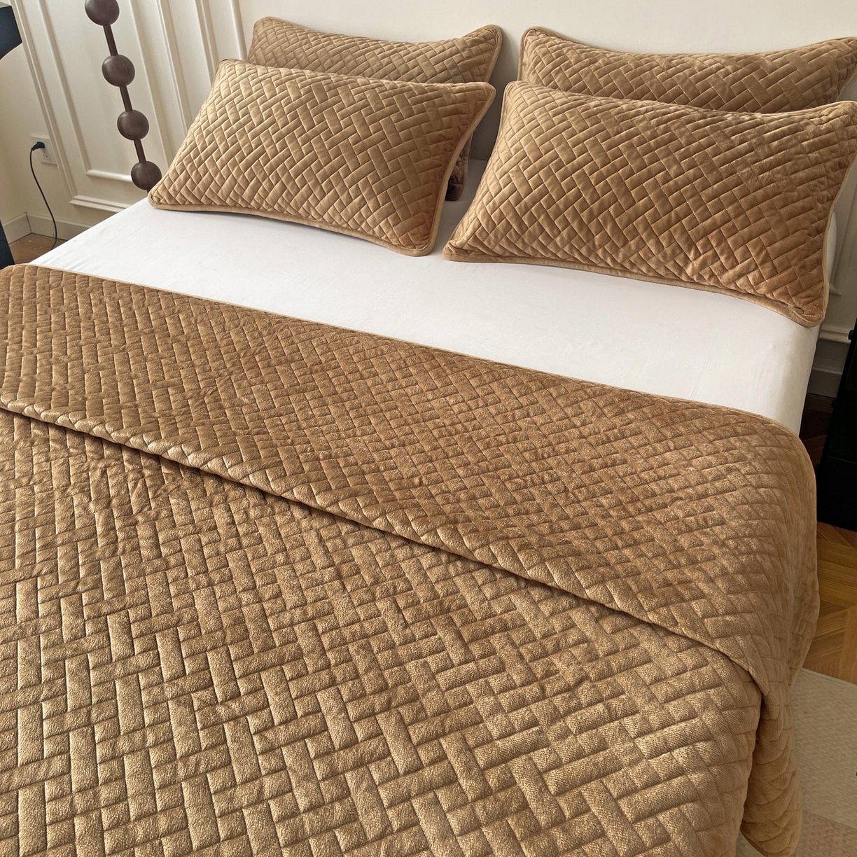 91家纺网 家纺一手货源 找家纺 橙子家居 2025秋冬新款高克重水晶绒保暖床盖棉加绒床盖床盖单件床盖单品单床盖 人字纹-浅驼