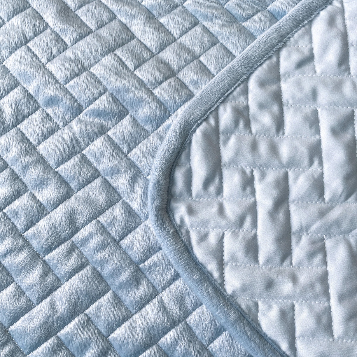 91家纺网 家纺一手货源 找家纺 橙子家居 2025秋冬新款高克重水晶绒保暖床盖棉加绒床盖床盖单件床盖单品单床盖 人字纹-天空蓝