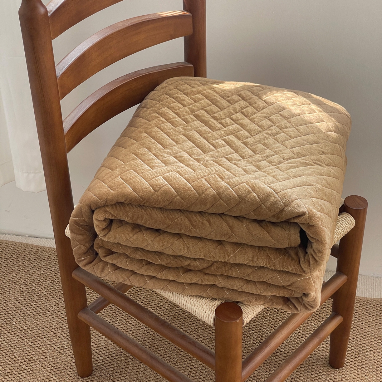 91家纺网 家纺一手货源 找家纺 橙子家居 2025秋冬新款高克重水晶绒保暖床盖棉加绒床盖床盖单件床盖单品单床盖 人字纹-浅驼