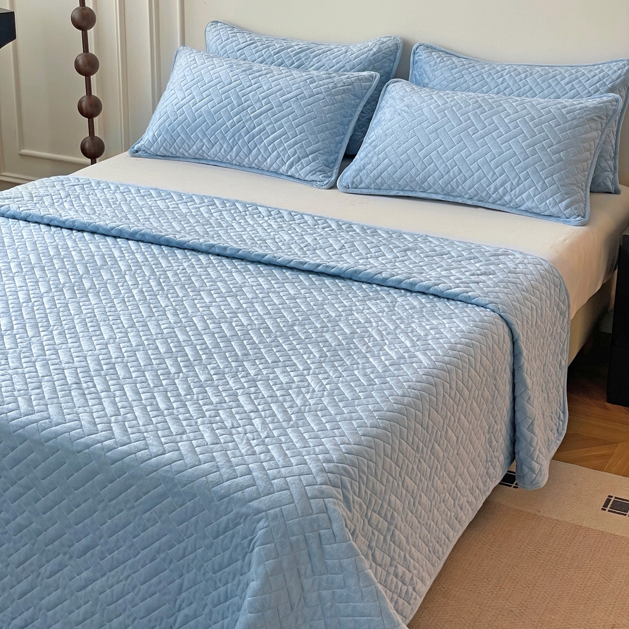 91家纺网 家纺一手货源 找家纺 橙子家居 2025秋冬新款高克重水晶绒保暖床盖棉加绒床盖床盖单件床盖单品单床盖 人字纹-天空蓝