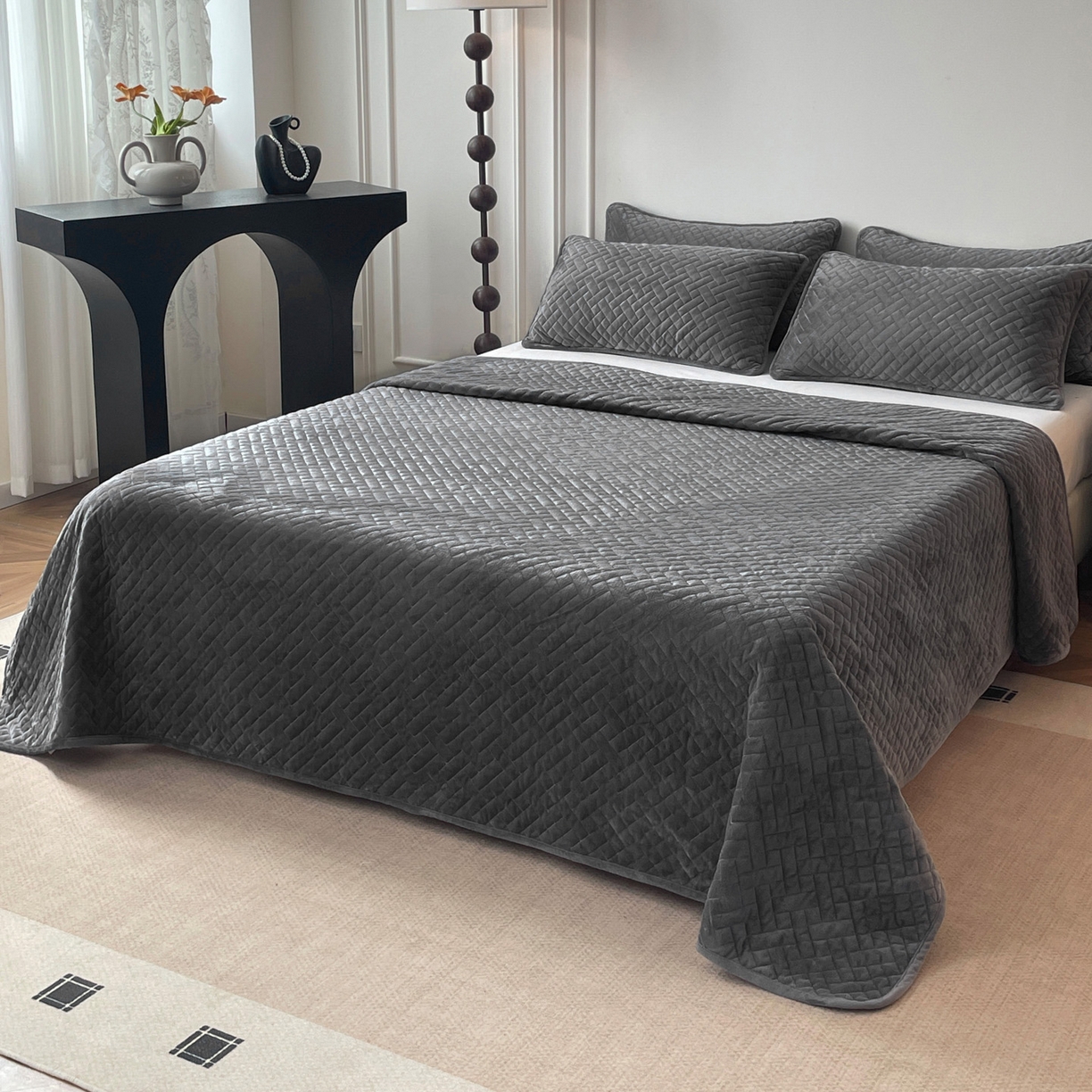 91家纺网 家纺一手货源 找家纺 橙子家居 2025秋冬新款高克重水晶绒保暖床盖棉加绒床盖床盖单件床盖单品单床盖 人字纹-浅灰