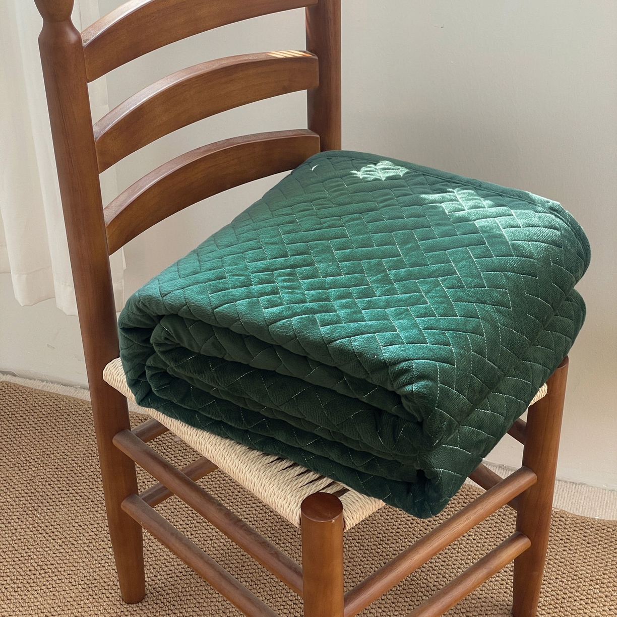 91家纺网 家纺一手货源 找家纺 橙子家居 2025秋冬新款高克重水晶绒保暖床盖棉加绒床盖床盖单件床盖单品单床盖 人字纹-墨绿