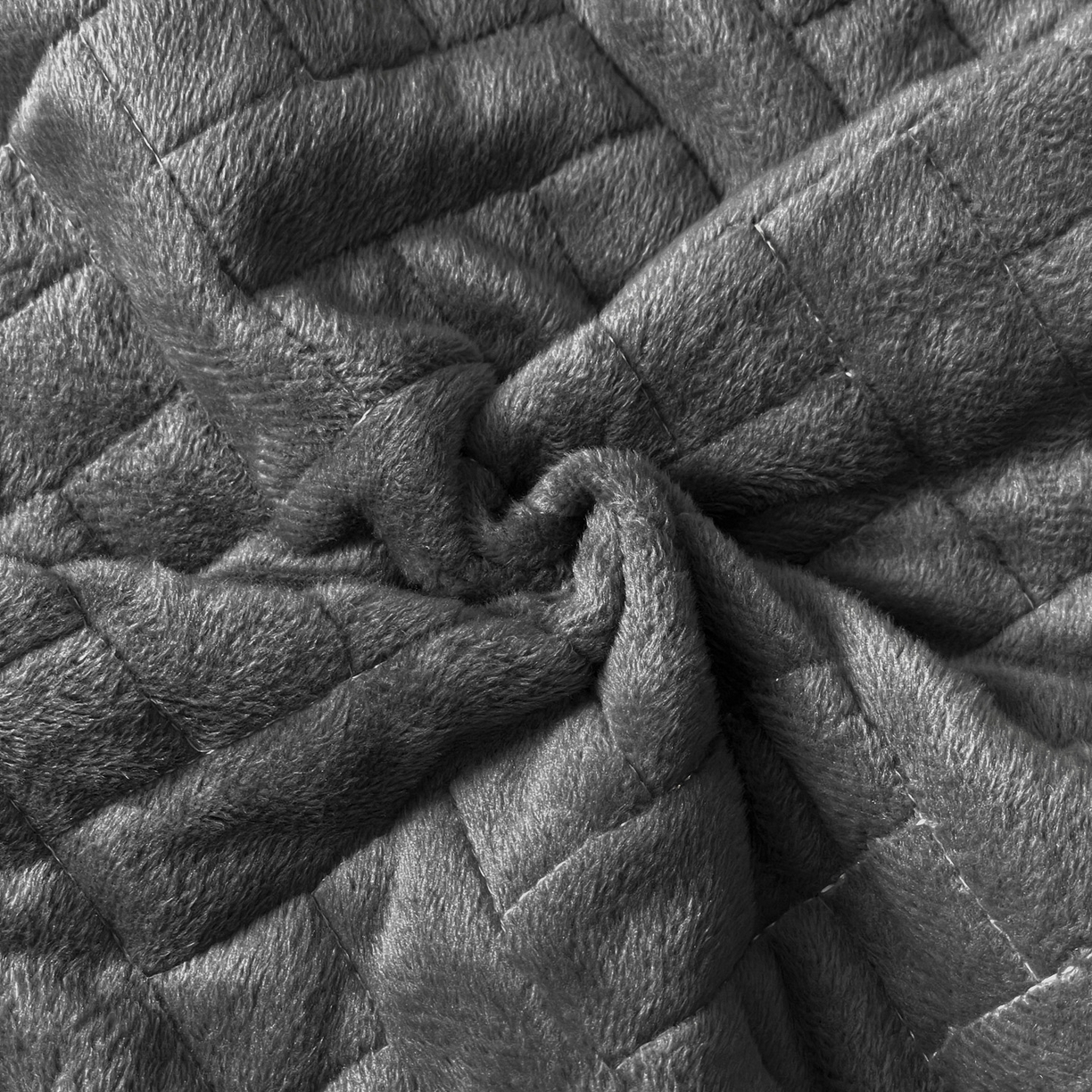 91家纺网 家纺一手货源 找家纺 橙子家居 2025秋冬新款高克重水晶绒保暖床盖棉加绒床盖床盖单件床盖单品单床盖 人字纹-浅灰