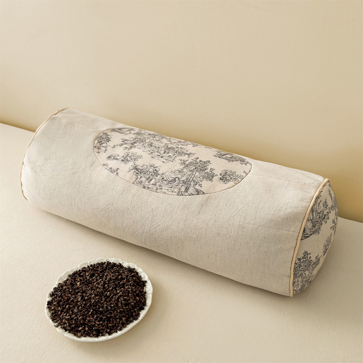 91家纺网 家纺一手货源 找家纺 （总）麦肯锡 2025新款棉麻古朴圆柱荞麦枕 枕头枕芯