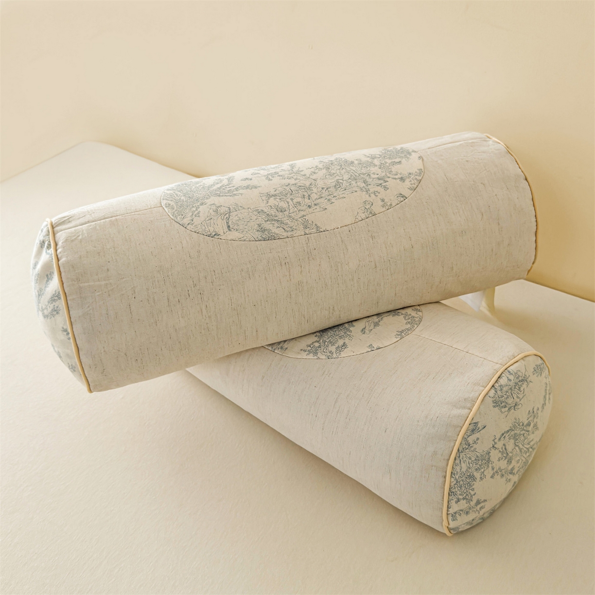 91家纺网 家纺一手货源 找家纺 麦肯锡 2025新款棉麻古朴圆柱荞麦枕 枕头枕芯 田园蓝