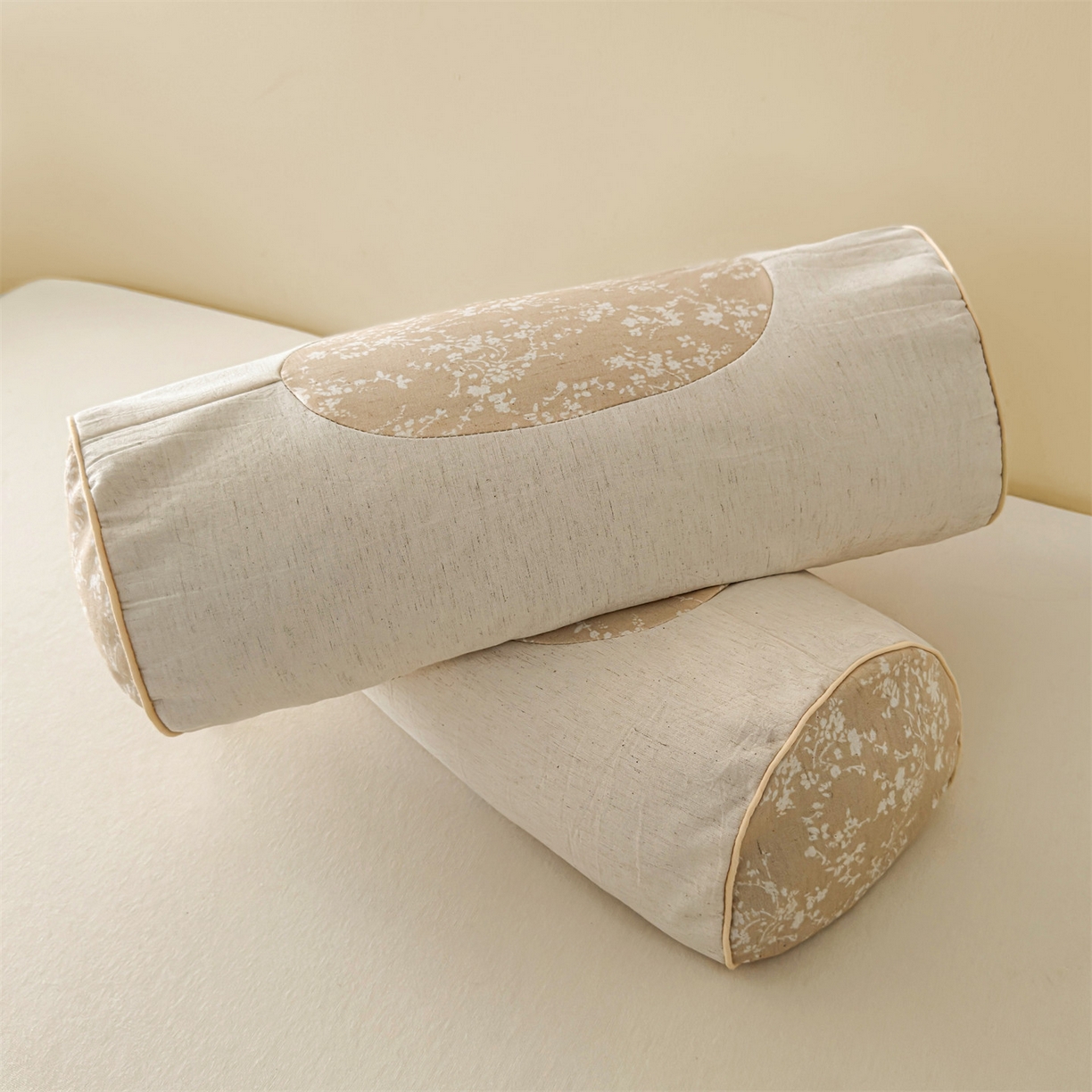 91家纺网 家纺一手货源 找家纺 麦肯锡 2025新款棉麻古朴圆柱荞麦枕 枕头枕芯 花卉咖