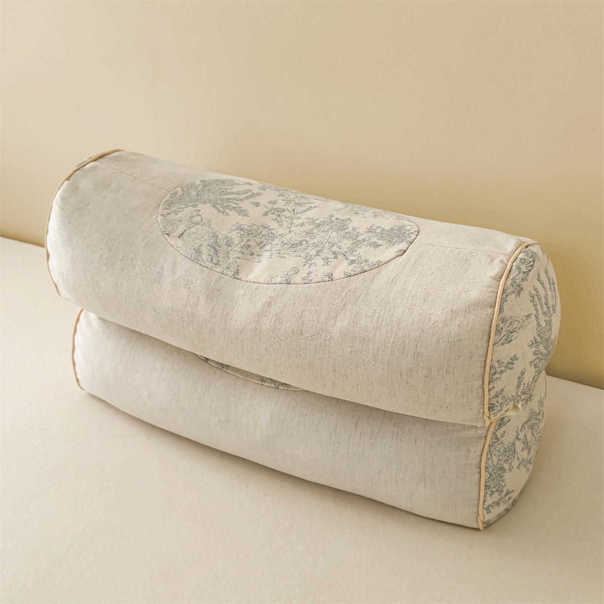 91家纺网 家纺一手货源 找家纺 麦肯锡 2025新款棉麻古朴圆柱荞麦枕 枕头枕芯 田园蓝