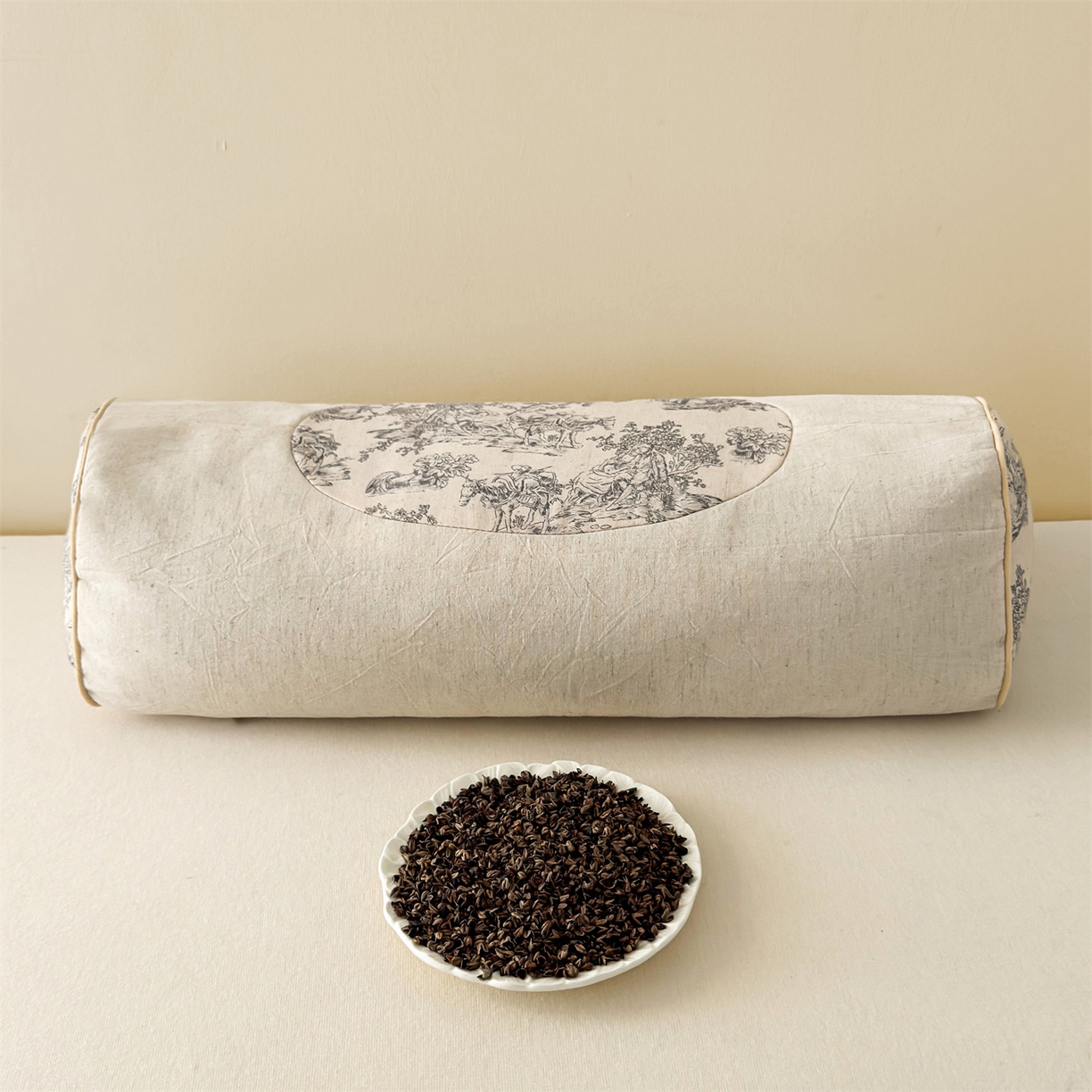 91家纺网 家纺一手货源 找家纺 麦肯锡 2025新款棉麻古朴圆柱荞麦枕 枕头枕芯 田园灰