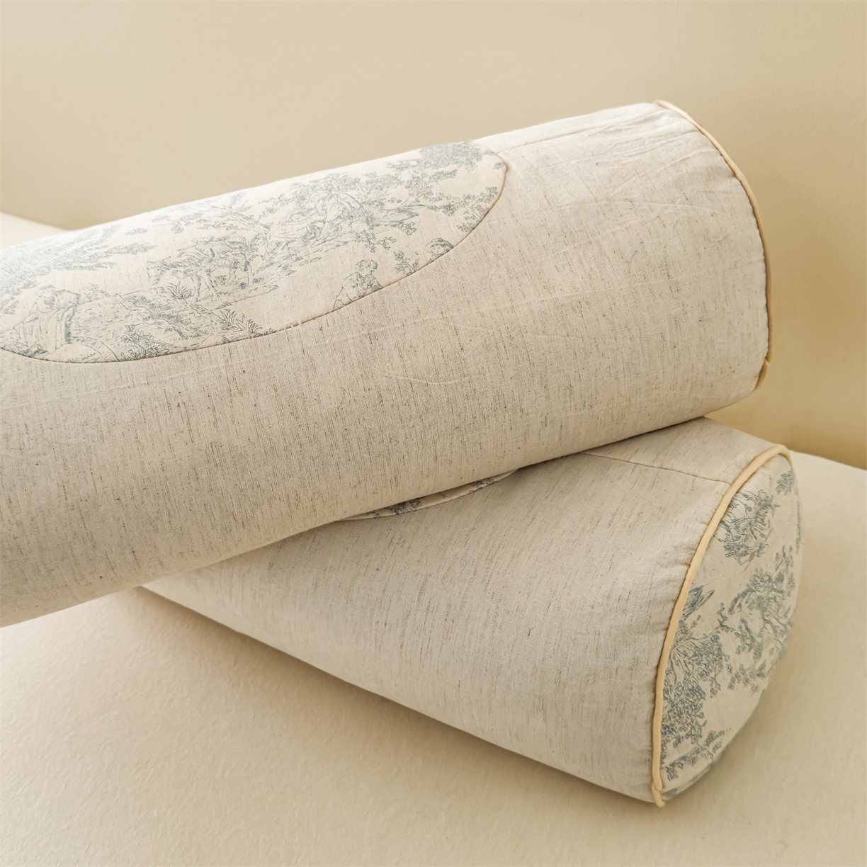 91家纺网 家纺一手货源 找家纺 麦肯锡 2025新款棉麻古朴圆柱荞麦枕 枕头枕芯 田园蓝